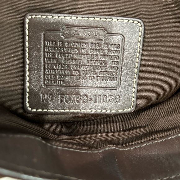 Vintage Authentic Signature Coach Shoulder Handbag - Picture 11 of 11